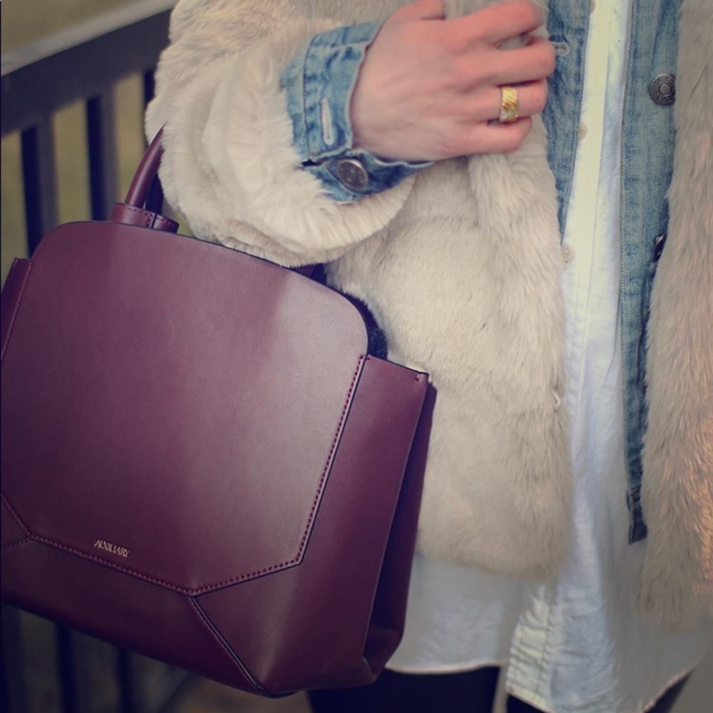 Auxiliary bega satchel